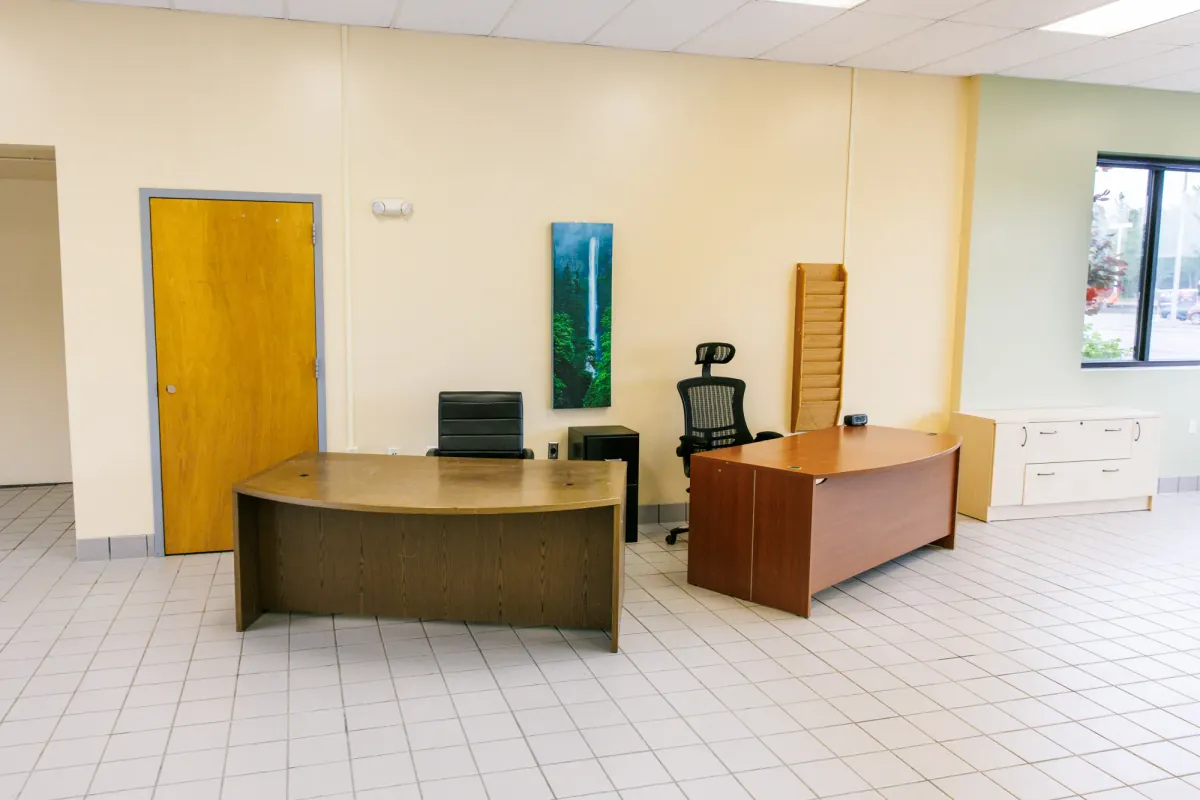 Sales & Client Consultation Desks